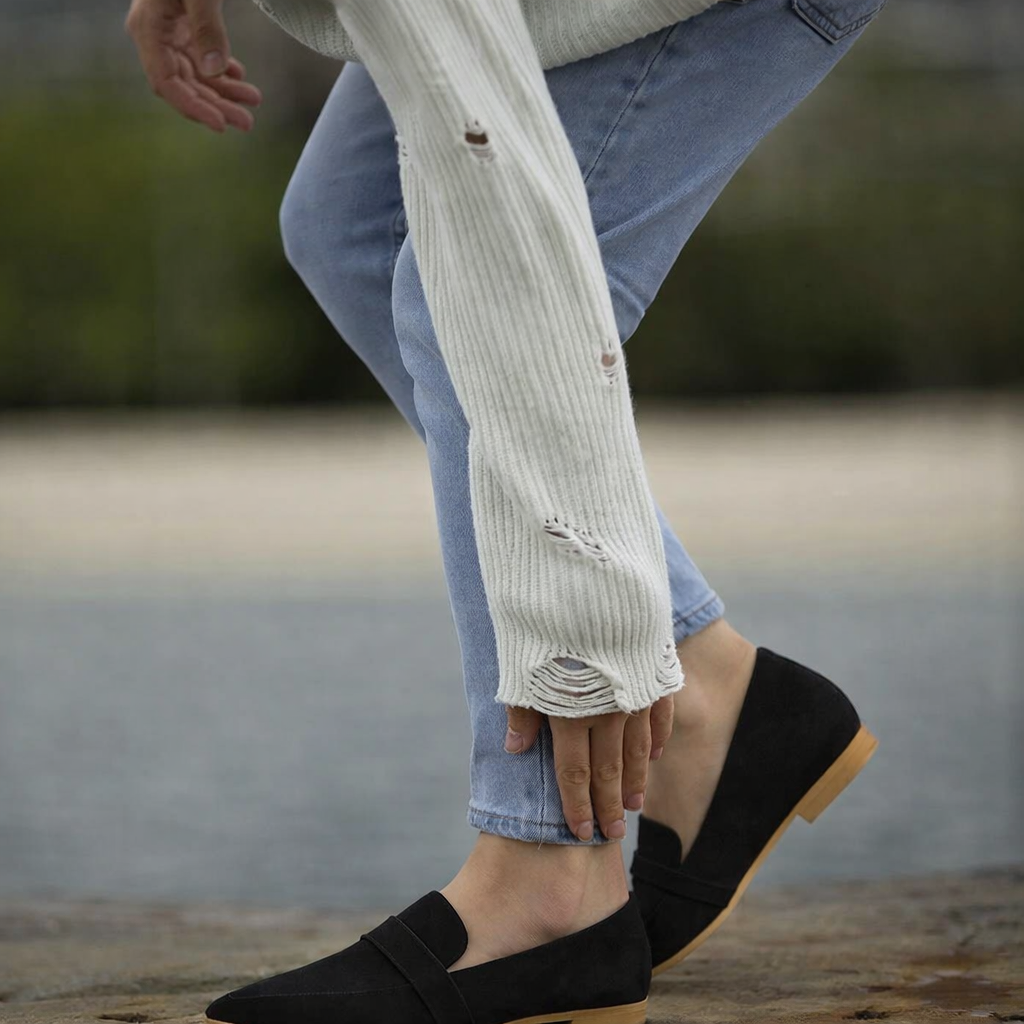 Women’s Orthopedic Loafers – Pointed Toe Suede Style Shoes