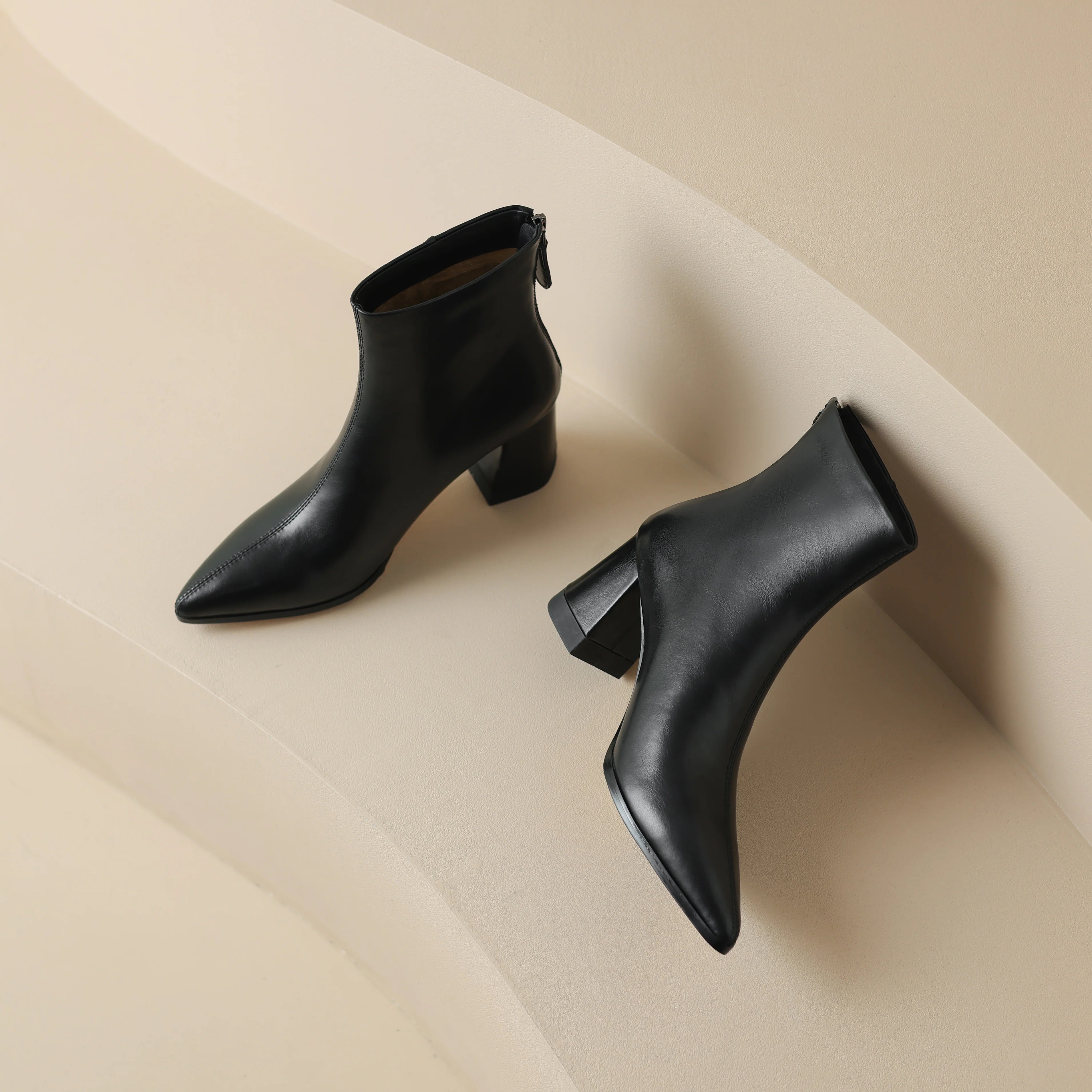 Bottines pour femmes – cuir avec talon bloc