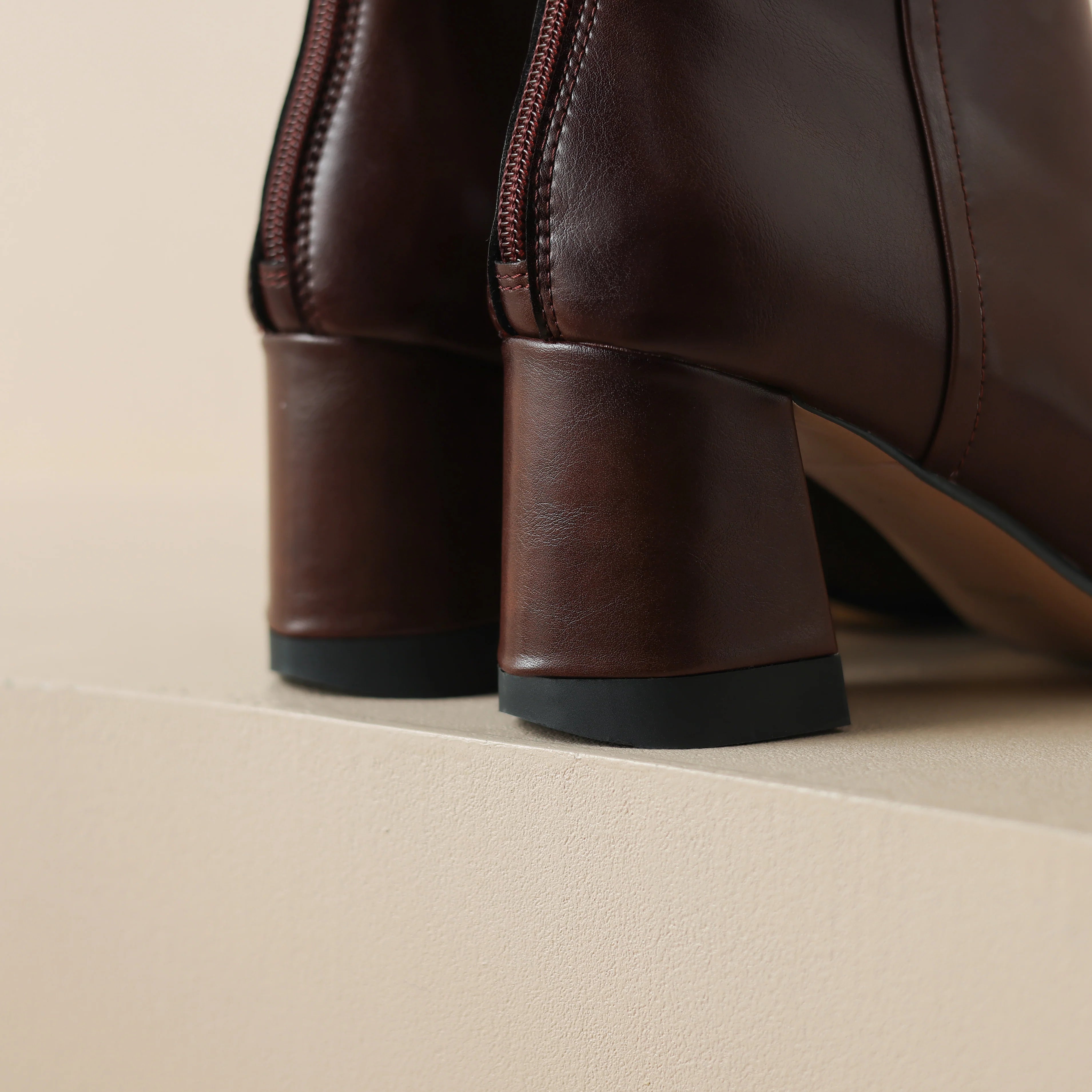 Bottines pour femmes – cuir avec talon bloc
