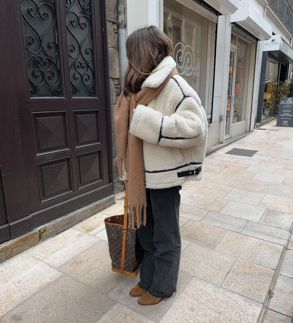 Women's Oversized Sherpa Teddy Jacket, Hip-Length Zip Jacket with Wide Collar and Contrast Trim