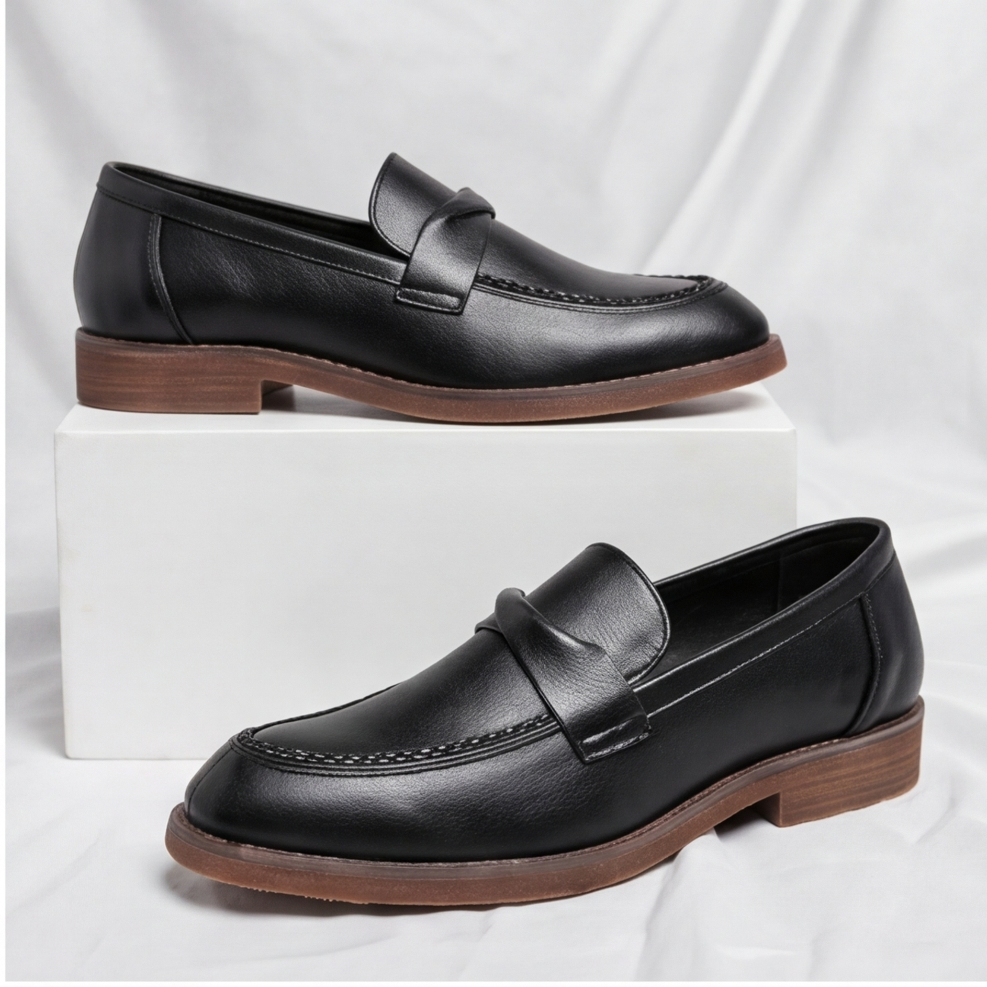 Men's Penny Leather Loafers with Platformed Sole - Pointed Toe Shoes