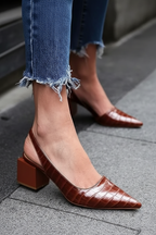 Women’s Croc-Embossed Block Heel Pumps – Pointed Toe Slingback Style